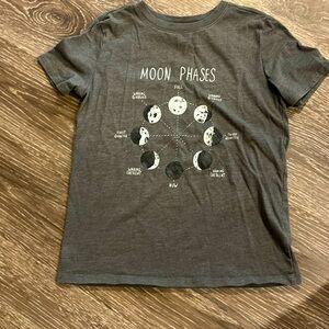 Cat & Jack Moon Phases t shirt. Size M 8/10